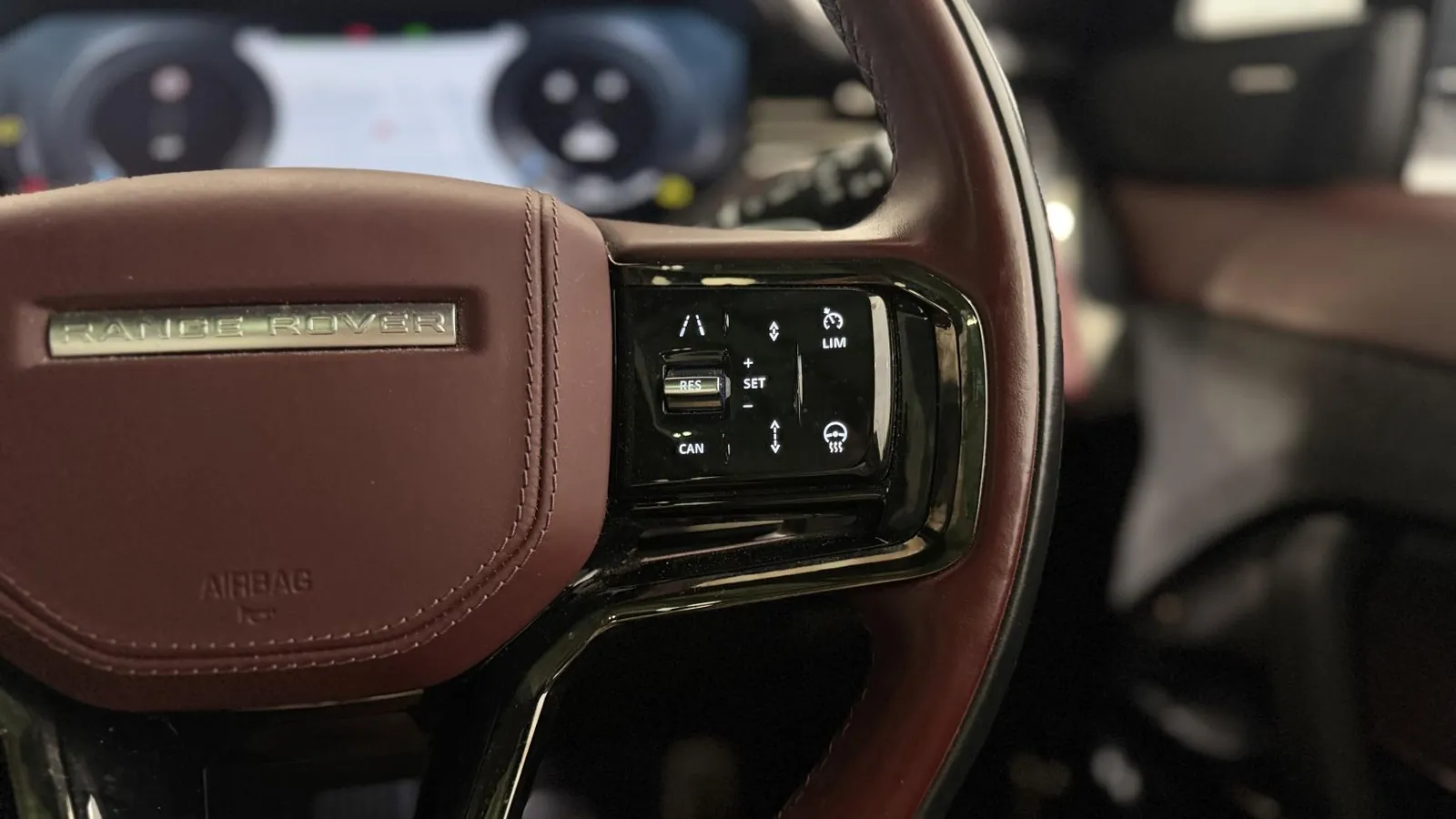 2023 Land Rover Range Rover Sport — photograph 16 of 54