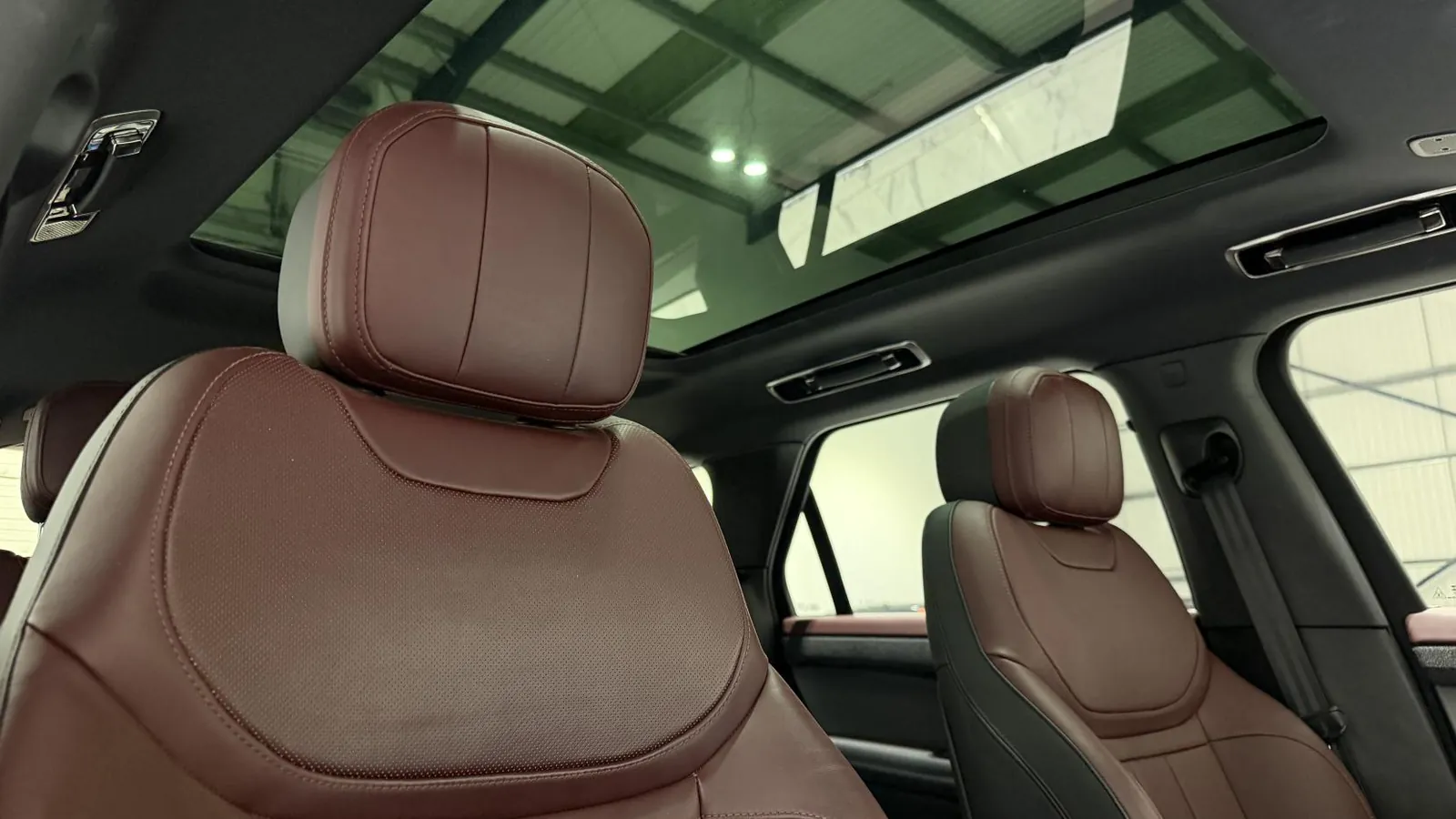 2023 Land Rover Range Rover Sport — photograph 17 of 54