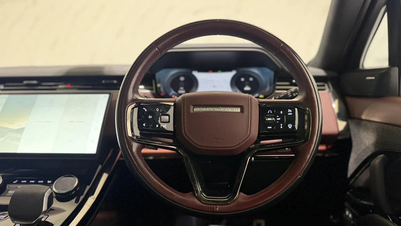2023 Land Rover Range Rover Sport — photograph 18 of 54