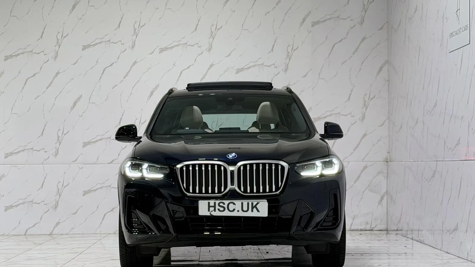 2022 BMW X3 — Head-on view of the grille and headlights