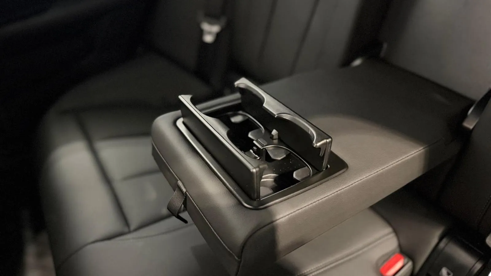 2025 BMW i4 — photograph 14 of 52
