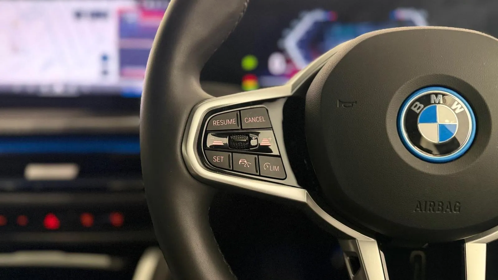 2025 BMW i4 — photograph 15 of 52