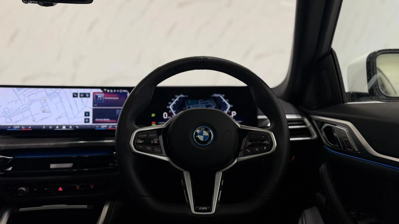 2025 BMW i4 — photograph 18 of 52