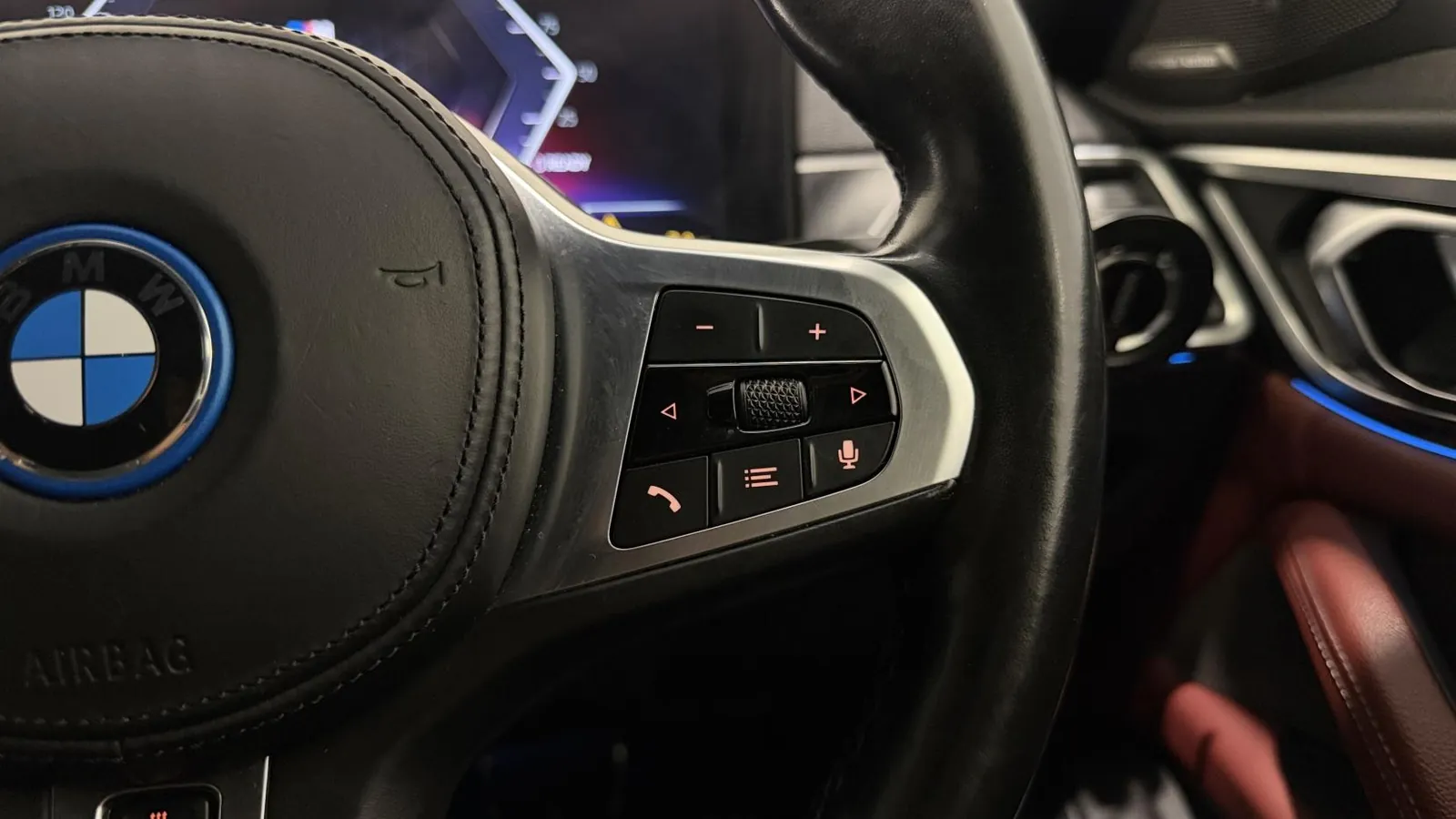 2023 BMW i4 — photograph 18 of 55