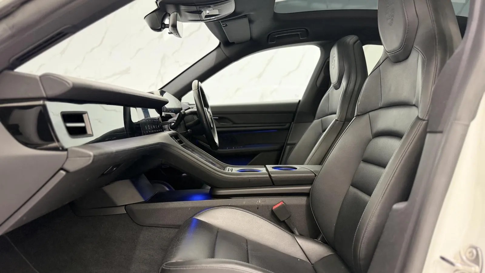 2020 Porsche Taycan — photograph 11 of 48
