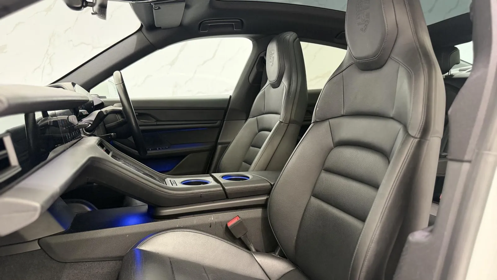 2020 Porsche Taycan — photograph 12 of 48