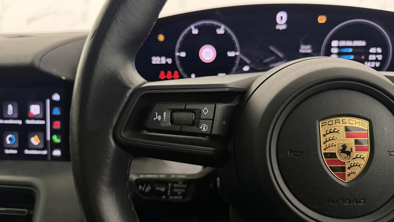 2020 Porsche Taycan — photograph 17 of 48