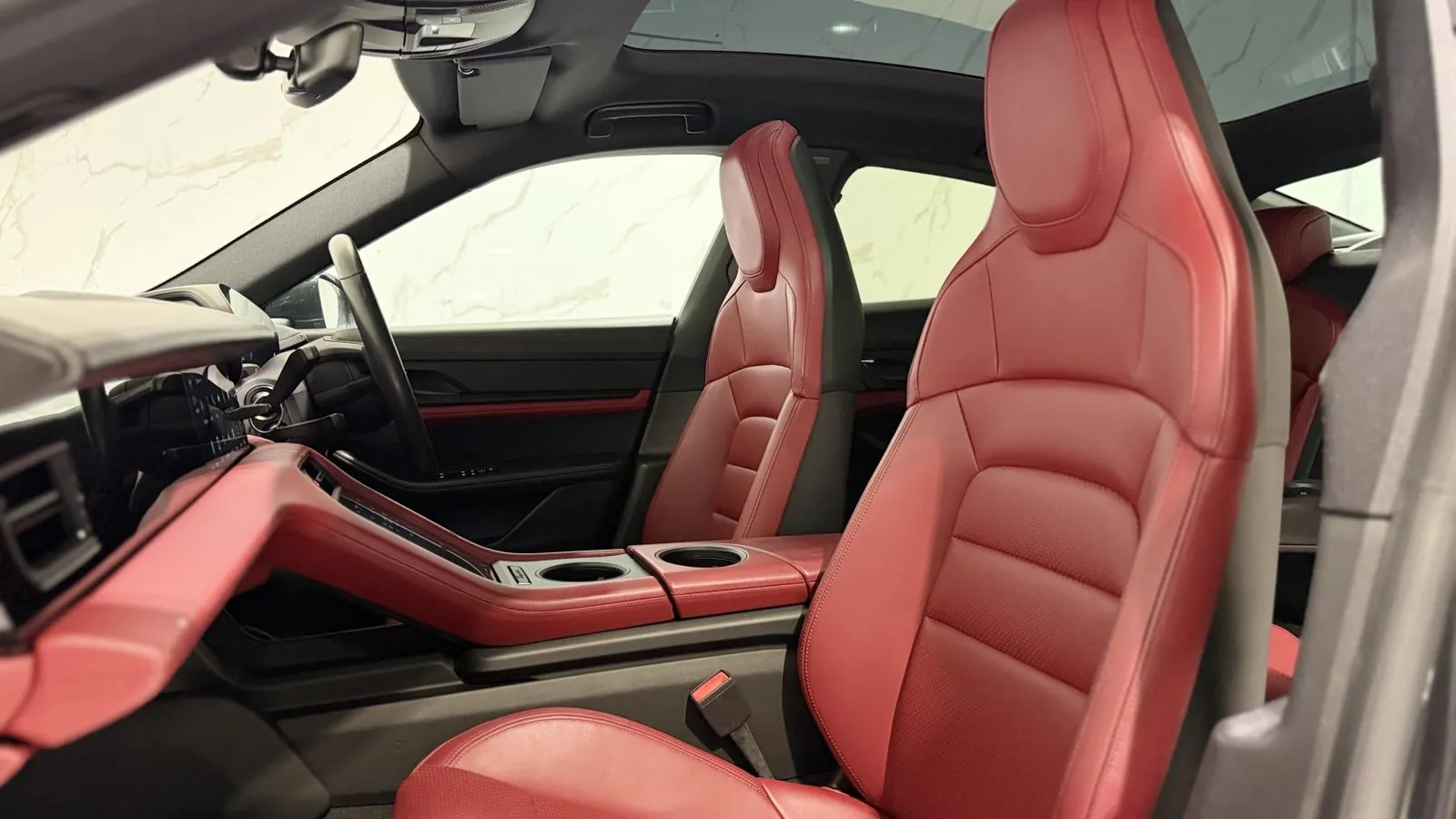 2022 Porsche Taycan — photograph 11 of 46