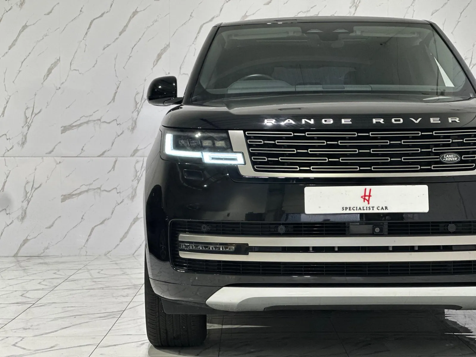 2022 Land Rover Range Rover — Close view of the grille and lower bumper