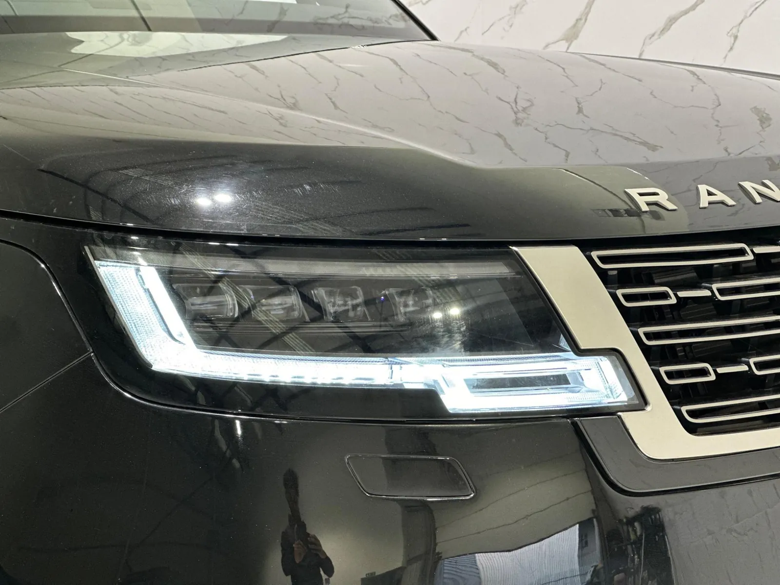 2022 Land Rover Range Rover — photograph 14 of 50