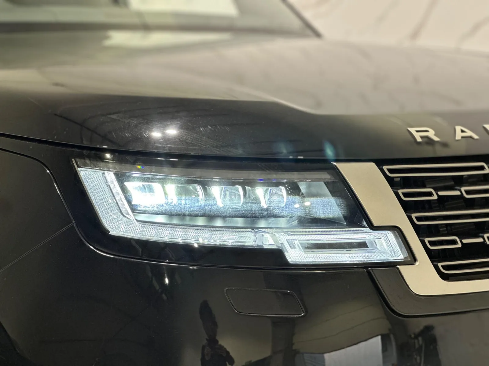 2022 Land Rover Range Rover — photograph 15 of 50